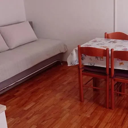 Sunrise Apartment *